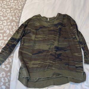 Oversized Camo light sweatshirt
